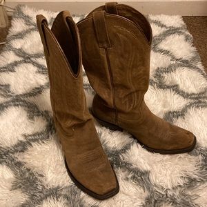 Ariat Cowboy boots size 9